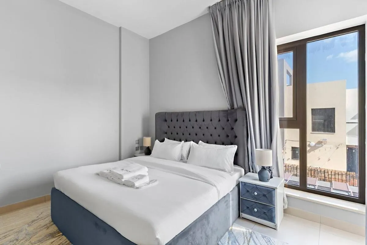 Spacious & Modern 3Br With Maids Room Townhouse At Souk Warsan F Dubai Apartment