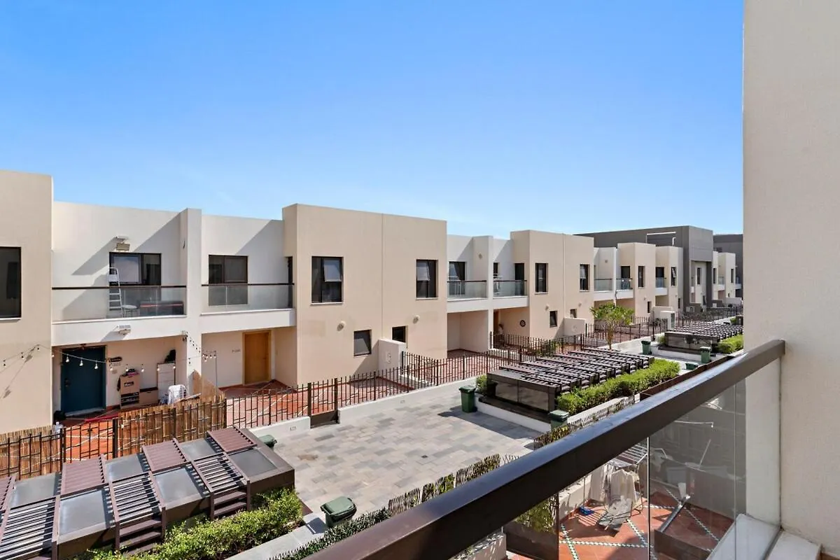 Spacious & Modern 3Br With Maids Room Townhouse At Souk Warsan F Dubai 0*,